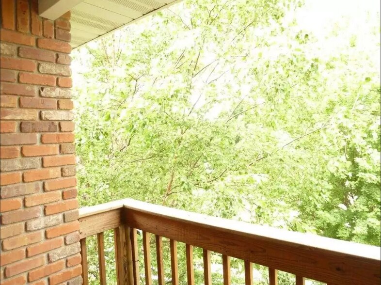 Building Photo - 2665 Triple Crown Ln