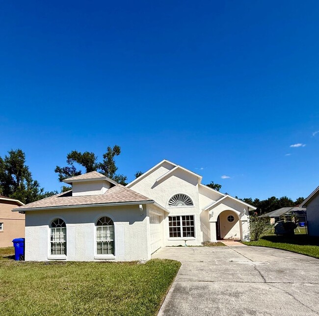 Building Photo - ?North Lakeland Gem – Private Single-Famil...