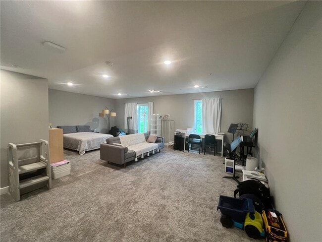 Building Photo - 7262 Zircon Ct N