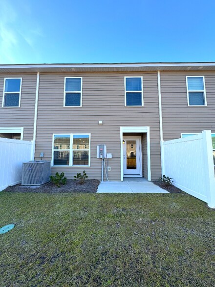 Building Photo - 138 Bayou Loop