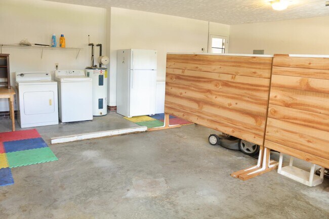 Building Photo - 109 Purple Martin Pl
