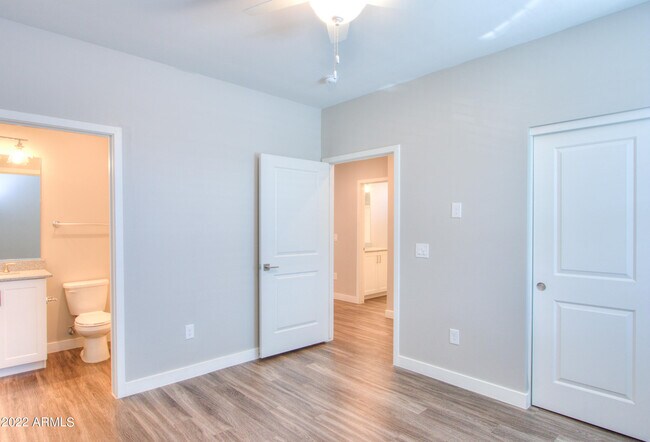 Building Photo - 2245 N Dayton St