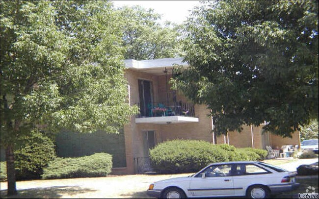Building Photo - Evergreen Apartments
