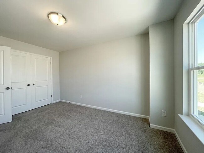 Building Photo - 305 Dipsea Spg