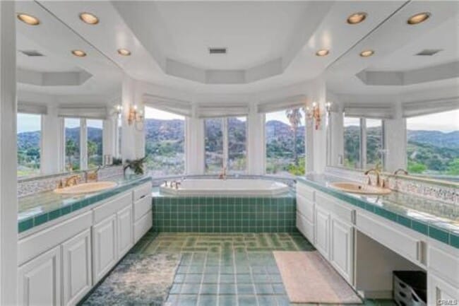 Building Photo - 22537 N Summit Ridge Cir