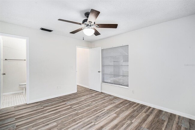 Building Photo - 10701 Crowngate Ln