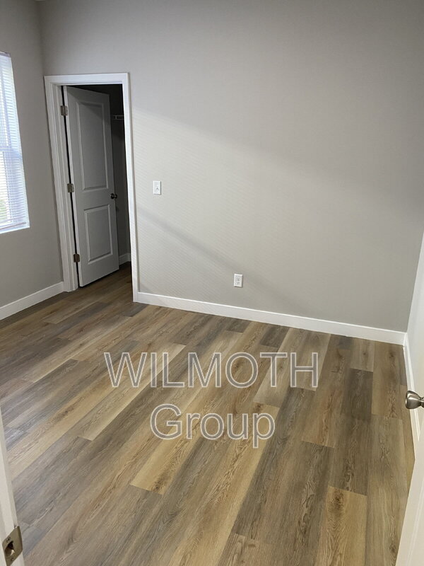 Building Photo - 931 N Beville Ave