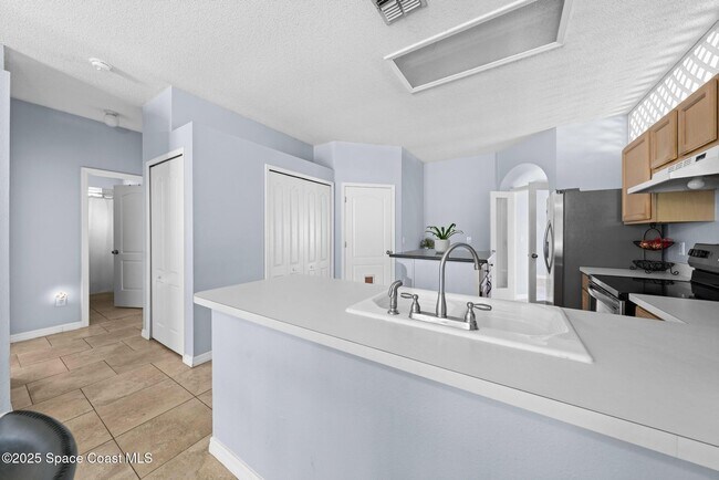 Building Photo - 1850 Emerald Green Cir