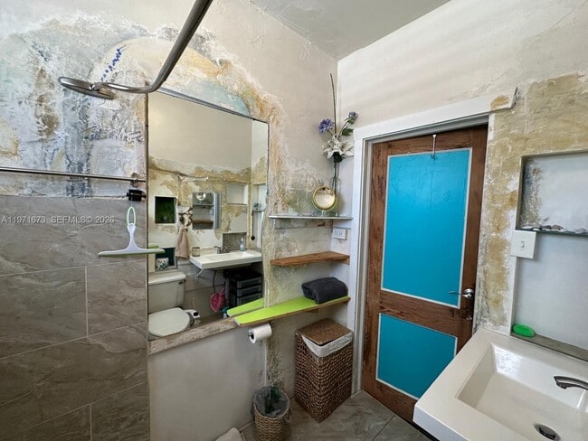 Building Photo - 428 SW 9th St