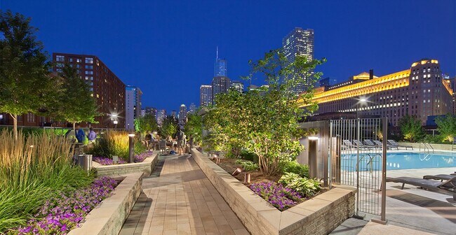 Building Photo - 349 W Hubbard St
