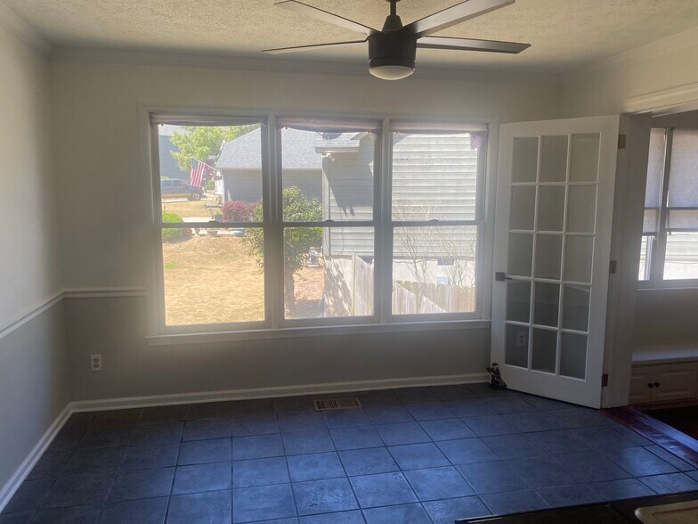 Building Photo - 114 Riviera Rd