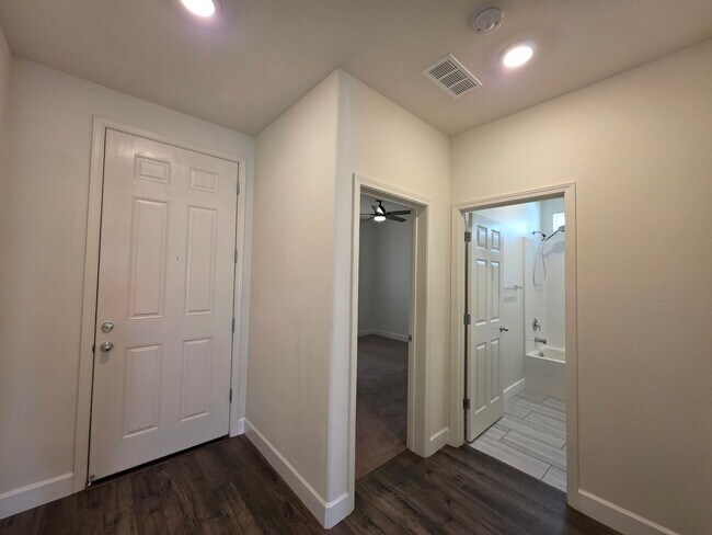 Building Photo - Newer 5 Bedroom 4.5 Bathroom in SE Visalia!! Coming soon!!