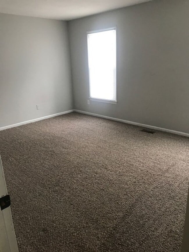 Building Photo - Lovely 2BR Townhouse in Glenwood