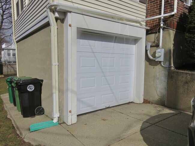 Building Photo - 35 Lovell Rd