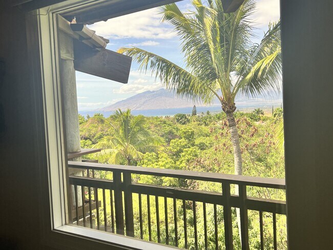 Building Photo - 904 Kupulau Dr