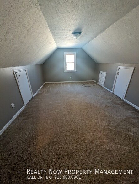 Building Photo - 14804 Rockside Rd