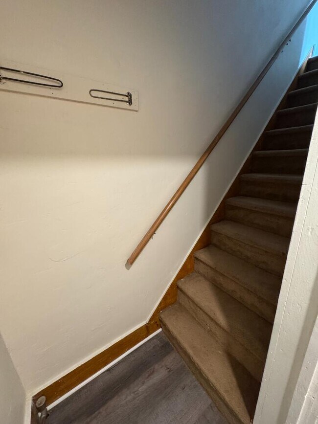 Building Photo - 105 E Railroad St