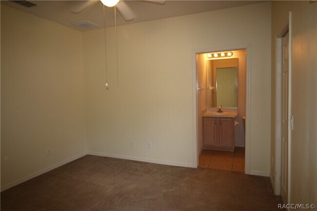 Building Photo - 1600 W Spring Meadow Loop