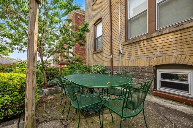 Building Photo - 1012 74th St