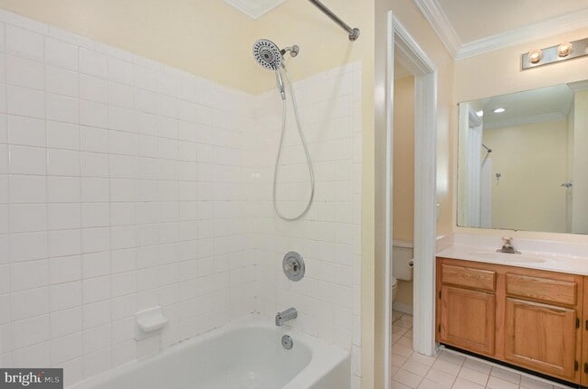 Building Photo - 1838 Oxford Square