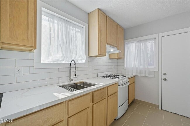 Building Photo - 1488 W Sunset Blvd