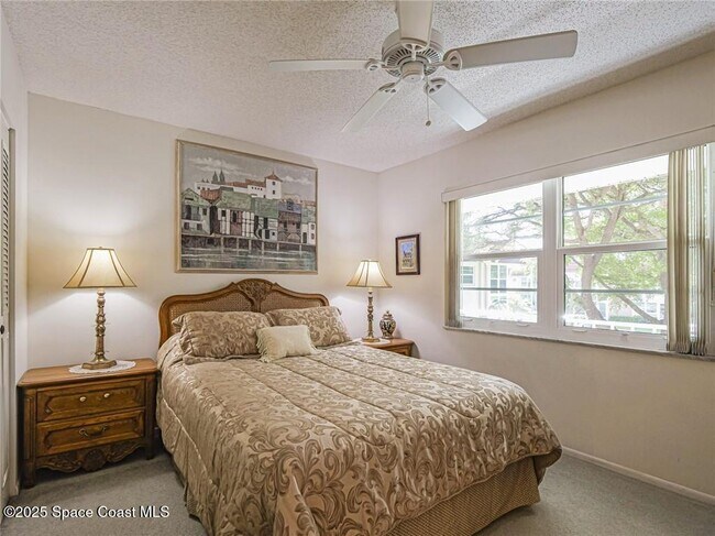 Building Photo - 1 Vista Palm Ln