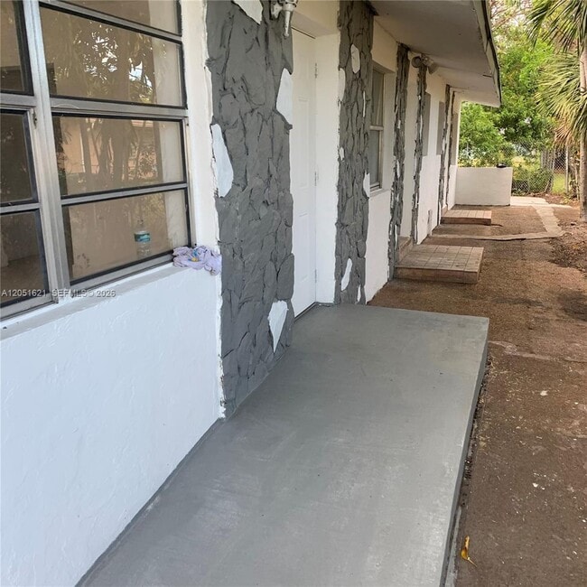 Building Photo - 308 NW 9th St