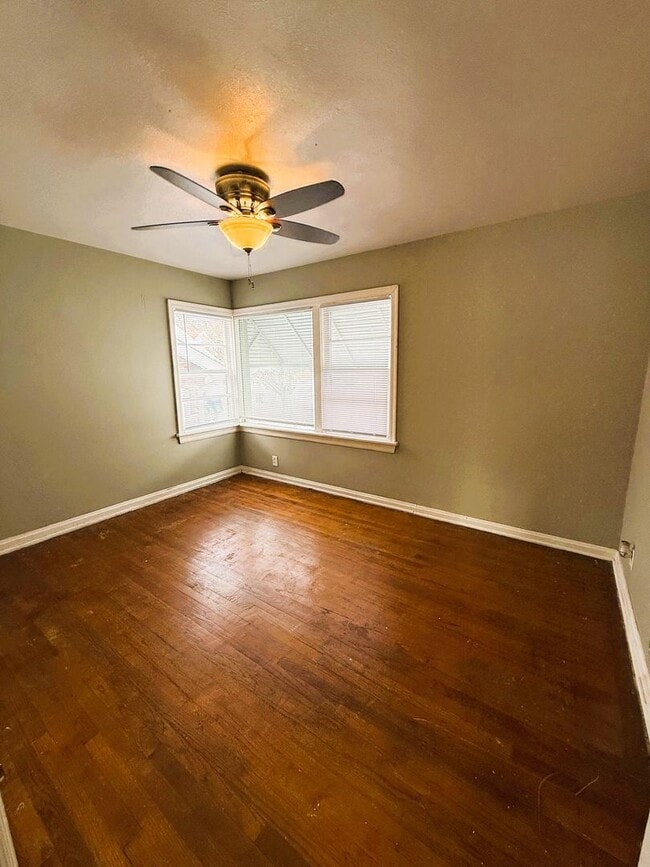 Building Photo - Spacious 3 Bedroom Rental!