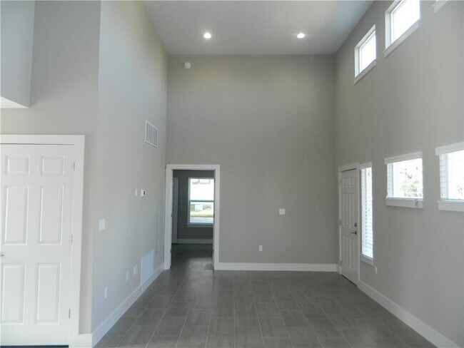 Building Photo - 4401 Hank Ave