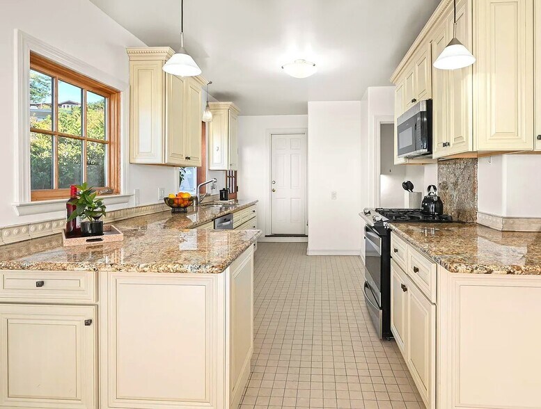 Building Photo - 1114 Grizzly Peak Blvd