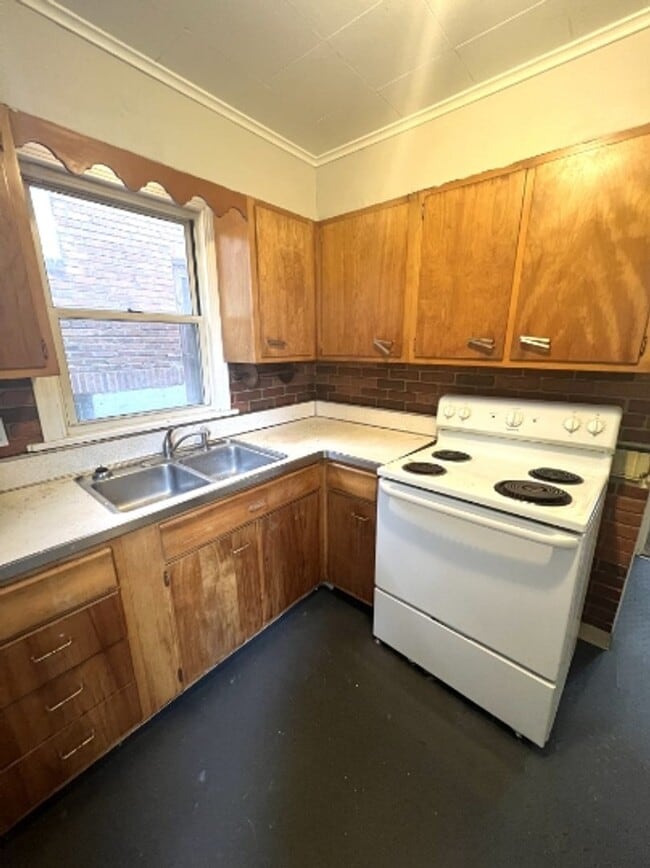 Building Photo - 231 Connecticut Ave