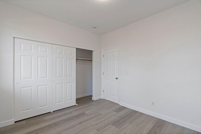 Building Photo - Large two-story home in the Bridal Ridge c...