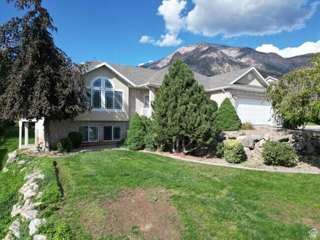 Building Photo - 152 W 4050 N