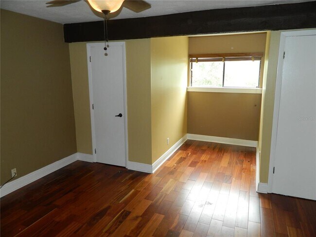 Building Photo - 266 Orienta Point St
