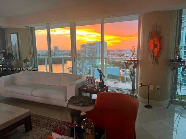 Building Photo - 16500 Collins Ave