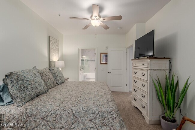 Building Photo - 2511 W Queen Creek Rd