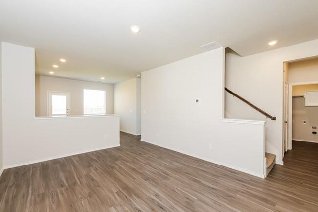 Building Photo - 1909 Crimson Lake Blvd