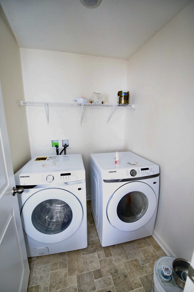 Building Photo - 216 Old Bay Dr