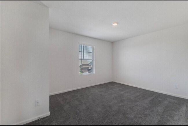 Building Photo - 27235 Blue Pool Dr