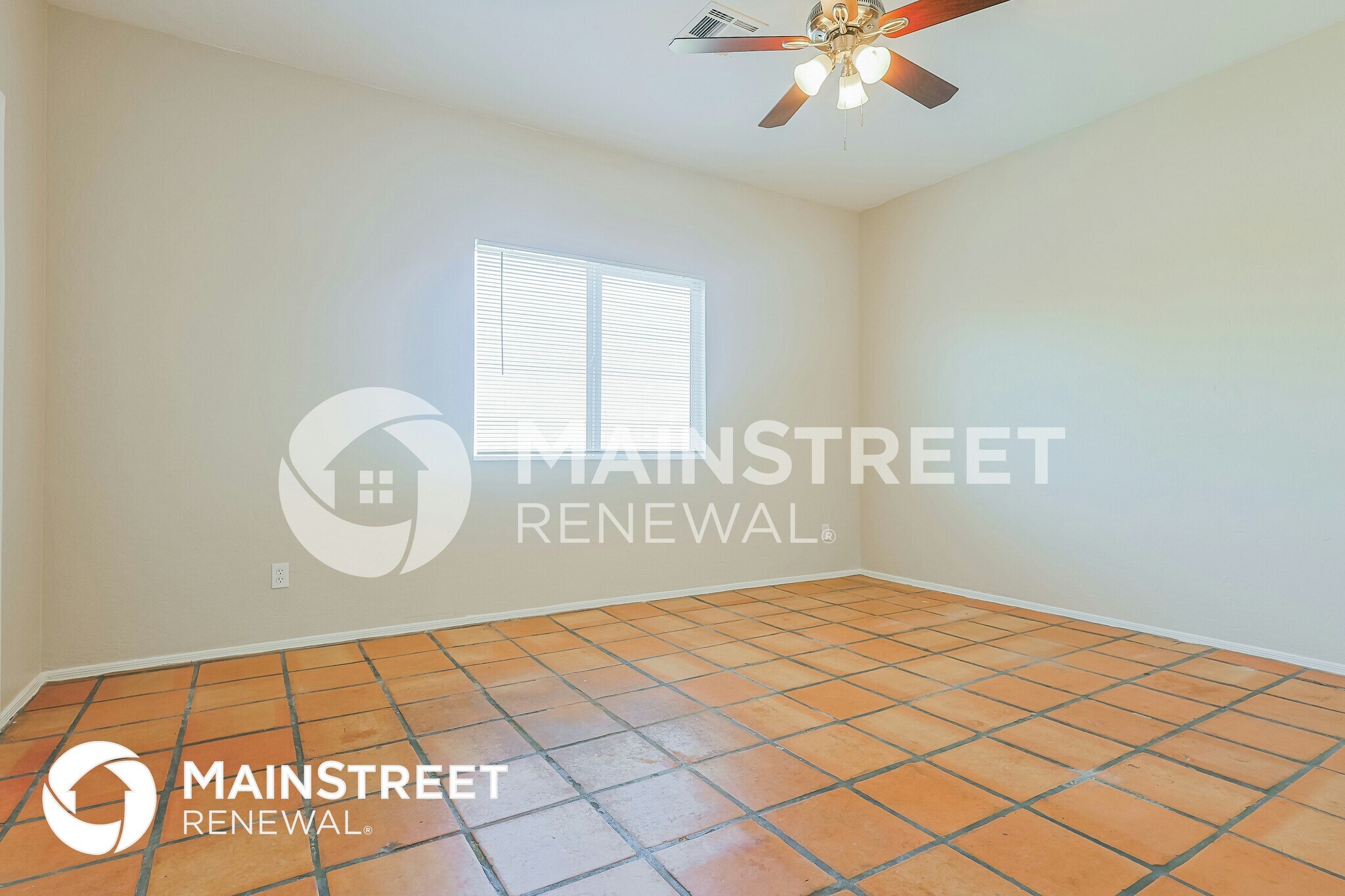 Building Photo - 6606 S 10th Dr