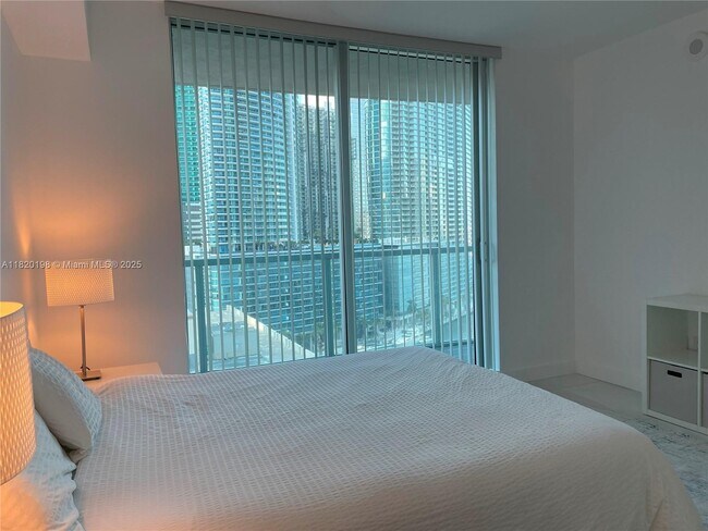 Building Photo - 500 Brickell Ave