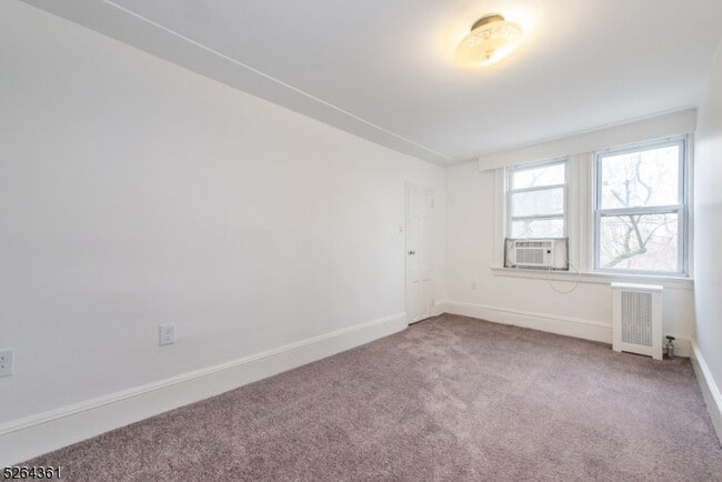 Building Photo - 224 Glenwood Ave