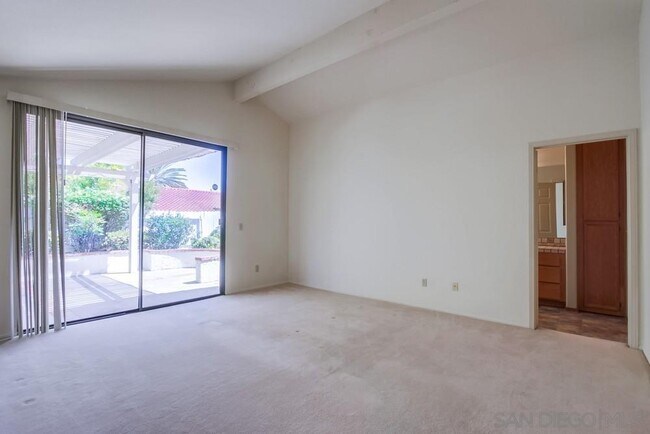 Building Photo - 11742 Avenida Sivrita
