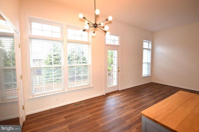 Building Photo - 24600 Siltstone Square