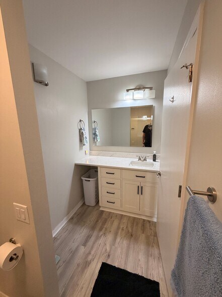 Building Photo - 1430 W Schwartz Blvd