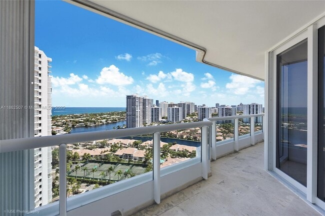 Building Photo - 21055 Yacht Club Dr