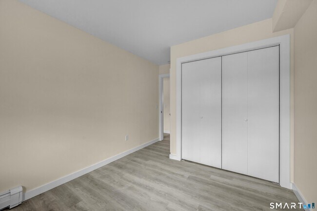 Building Photo - 113 Park Ave