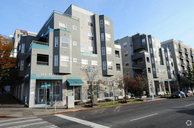 Primary Photo - Lee Plaza Apartments