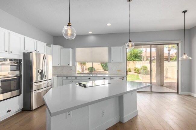 Building Photo - Arabian Views 4 bed 2 bath with pool