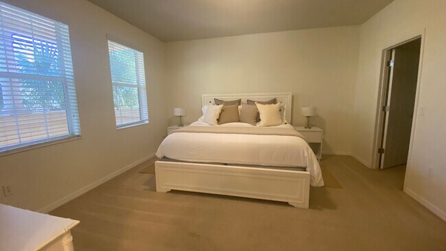 Building Photo - Prime Sarasota Seasonal Rental — Lakeside Mediterranean Gem